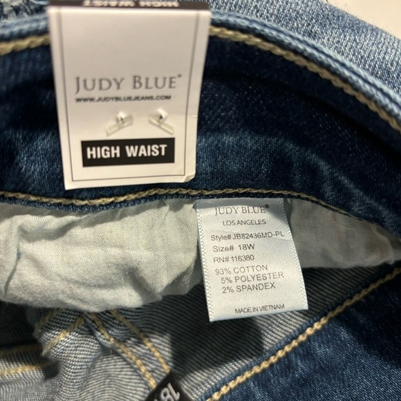 JUDY BLUE Sz 18W Jeans Distressed Raw Hem Straight Leg High Rise Mid-Wash NEW - Picture 14 of 16